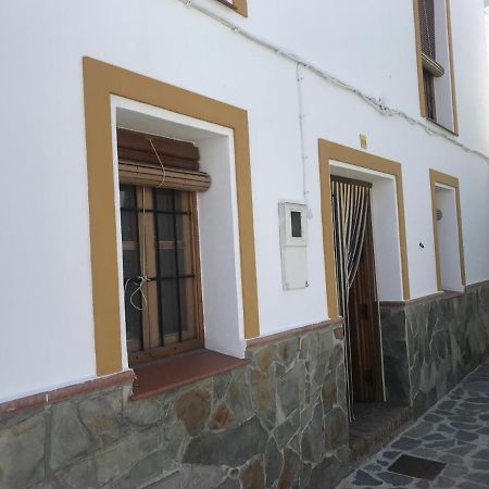 Casa Petra : Bonita Casa Rural En Yunquera Esterno foto